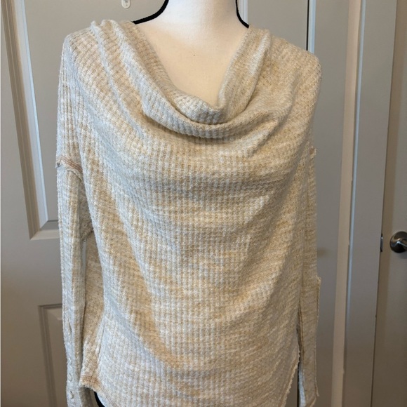 Free People cream tan cowl neck oversized waffle knit sweater size S - Picture 5 of 16